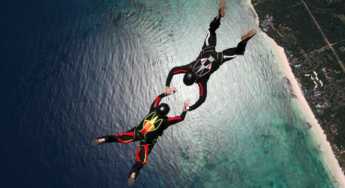 <span style="font-weight: bold;">ADVENTURE SPORTS</span>