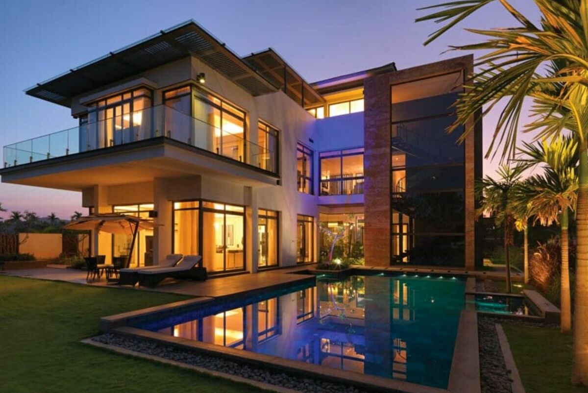 <span style="font-weight: bold;">APARTMENTS/HOTELS</span><br>